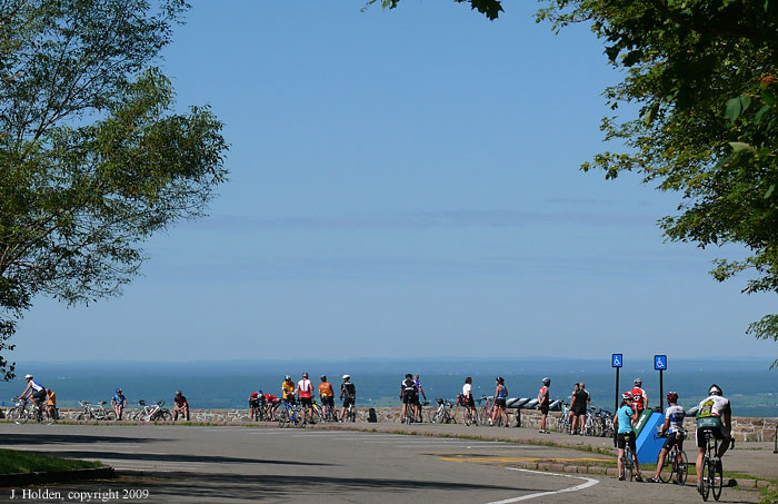Cyclists at the Champlain Lookout